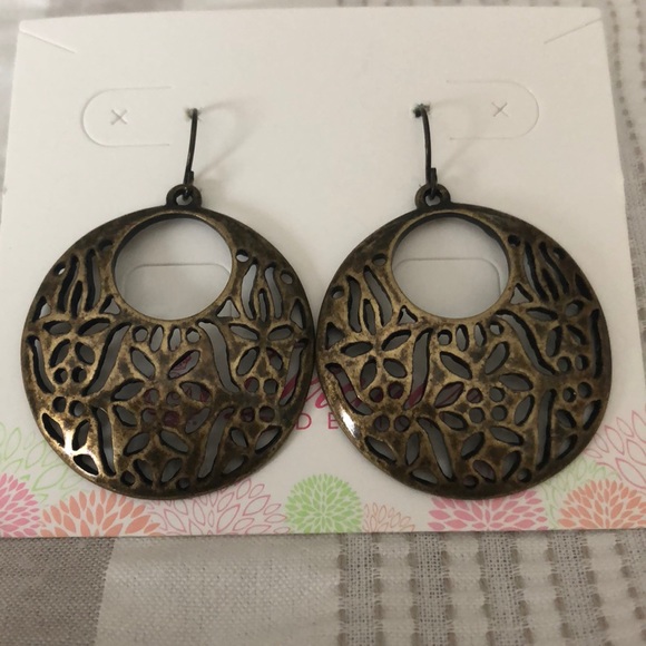 EUC - Premier Designs Old World Brass Earrings - Picture 2 of 4